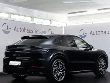 PORSCHE Cayenne Coupe GTS SportDesign MATRIX ACC PANO