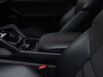 PORSCHE Cayenne Coupe GTS SportDesign MATRIX ACC PANO