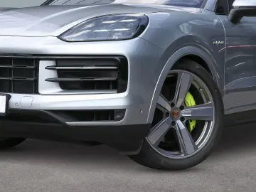 PORSCHE Cayenne E-Hybrid InnoDrive HA-Lenkung PDCC HUD