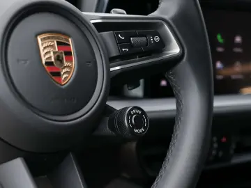 PORSCHE Cayenne E-Hybrid InnoDrive HA-Lenkung PDCC HUD