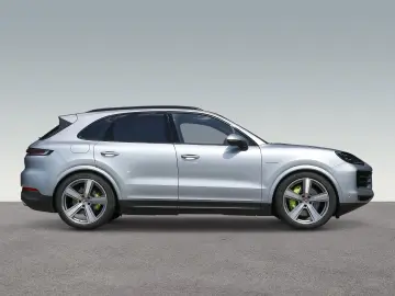 PORSCHE Cayenne E-Hybrid InnoDrive HA-Lenkung PDCC HUD