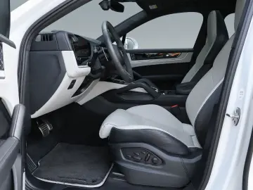 PORSCHE Cayenne Turbo E-Hybrid Coupe Burmester InnoDrive