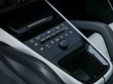 PORSCHE Cayenne Turbo E-Hybrid Coupe Burmester InnoDrive