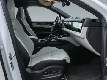 PORSCHE Cayenne Turbo E-Hybrid Coupe Burmester InnoDrive