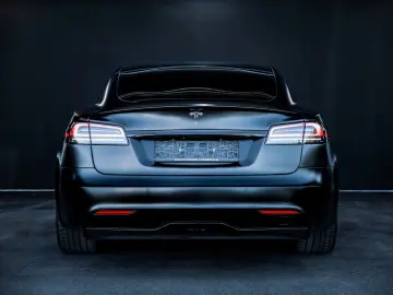TESLA Model S PLAID - Yoke - Satin Black Matt - 1020PS