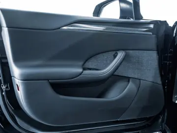 TESLA Model S PLAID - Yoke - Satin Black Matt - 1020PS