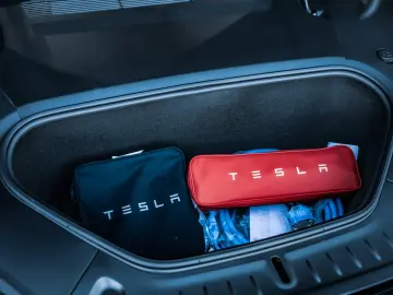 TESLA Model S PLAID - Yoke - Satin Black Matt - 1020PS
