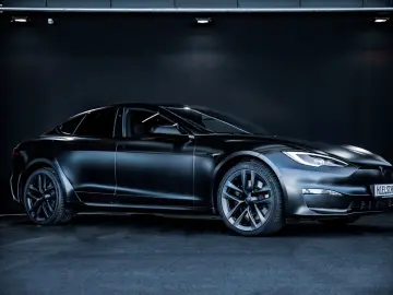 TESLA Model S PLAID - Yoke - Satin Black Matt - 1020PS