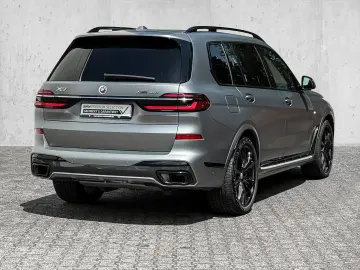 BMW X7 xDrive40d M Sport Pro Pro Sky-Lounge AHK 360