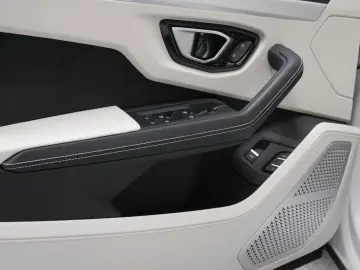 LAMBORGHINI Urus S PANO HEAD UP MASSAGE INDIVIDUAL