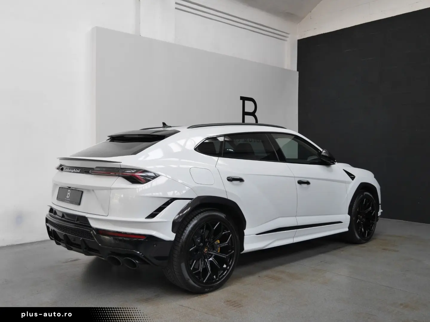 LAMBORGHINI Urus S PANO HEAD UP MASSAGE INDIVIDUAL