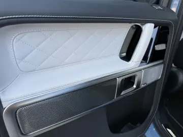MERCEDES-BENZ G 63 AMG  KEYLESS-GO AKRAPOVIC PPF-FOLIE VOLL