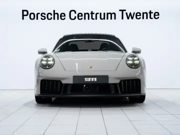 PORSCHE 992 Carrera 4 GTS