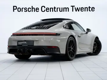 PORSCHE 992 Carrera 4 GTS