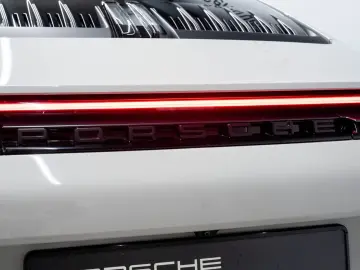 PORSCHE 992 Carrera 4 GTS