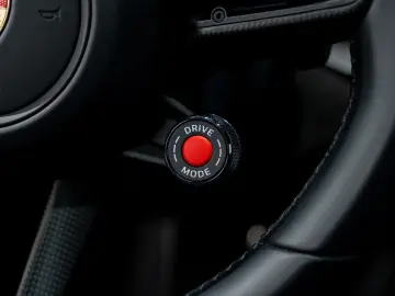PORSCHE 992 Carrera 4 GTS