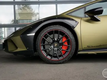 LAMBORGHINI Huracán Sterrato Verde Gea  Keramik JAPAN IMPORT