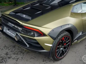 LAMBORGHINI Huracán Sterrato Verde Gea  Keramik JAPAN IMPORT