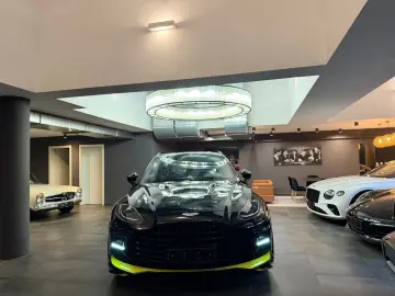ASTON MARTIN DBX 707 SPECIAL AMR 24 F1  2025 FACELIFT