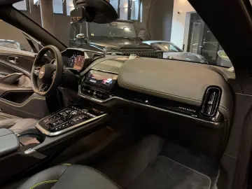 ASTON MARTIN DBX 707 SPECIAL AMR 24 F1  2025 FACELIFT
