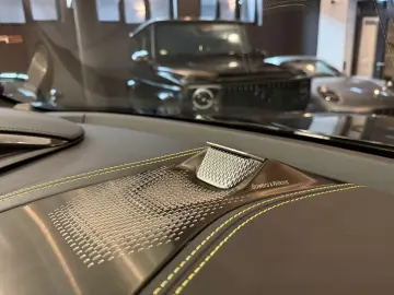 ASTON MARTIN DBX 707 SPECIAL AMR 24 F1  2025 FACELIFT
