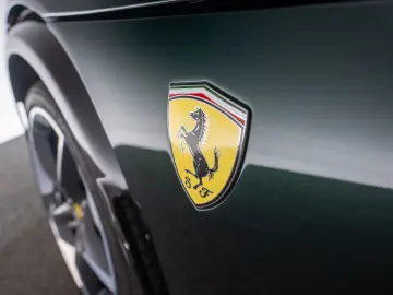 FERRARI Purosangue