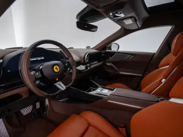 FERRARI Purosangue