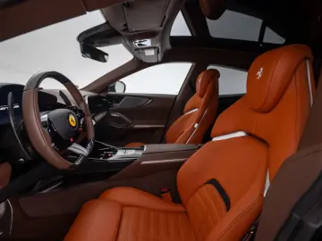 FERRARI Purosangue