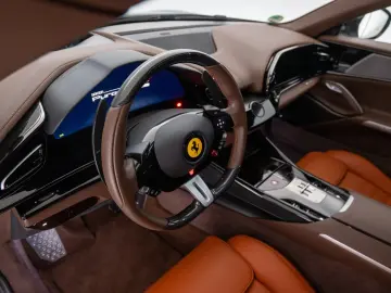 FERRARI Purosangue