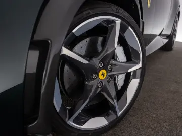 FERRARI Purosangue