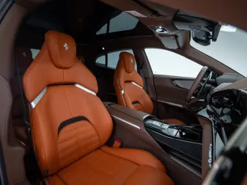 FERRARI Purosangue