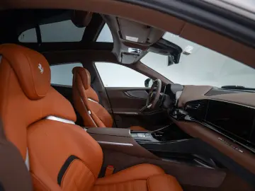 FERRARI Purosangue