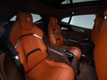 FERRARI Purosangue