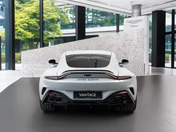 Aston Martin Vantage S V8