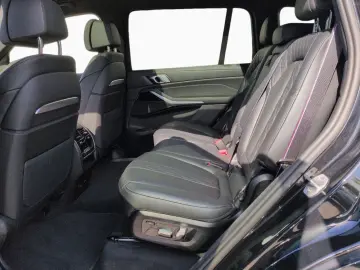 BMW X7 xDrive40i M Sport Pro 7Sitz Skylounge 22  DA