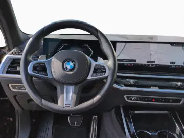 BMW X7 xDrive40i M Sport Pro 7Sitz Skylounge 22  DA