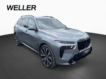 BMW X7 xDr 40d M SPORT PRO SkyL AHK KomSi 23  ABAss