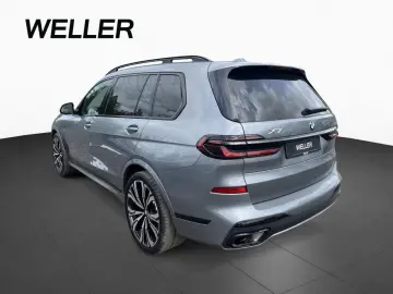 BMW X7 xDr 40d M SPORT PRO SkyL AHK KomSi 23  ABAss