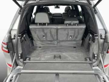 BMW X7 xDr 40d M SPORT PRO SkyL AHK KomSi 23  ABAss