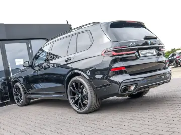 BMW X7 xDrive40d M Sport HUD PANO ACC AHK 360 KAM