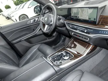 BMW X7 xDrive40d M Sport HUD PANO ACC AHK 360 KAM