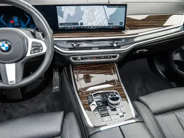 BMW X7 xDrive40d M Sport HUD PANO ACC AHK 360 KAM
