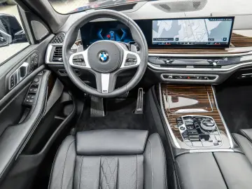BMW X7 xDrive40d M Sport HUD PANO ACC AHK 360 KAM