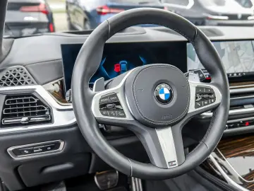 BMW X7 xDrive40d M Sport HUD PANO ACC AHK 360 KAM