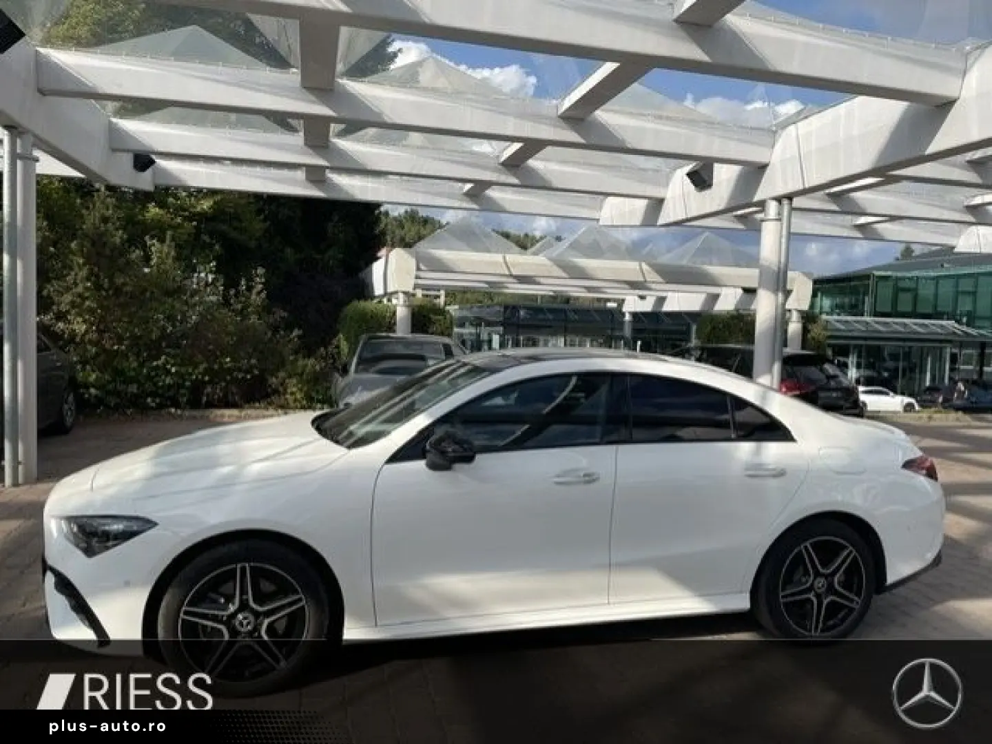 MERCEDES-BENZ CLA 250 e AMG Sport Night Distr Pano Burmester