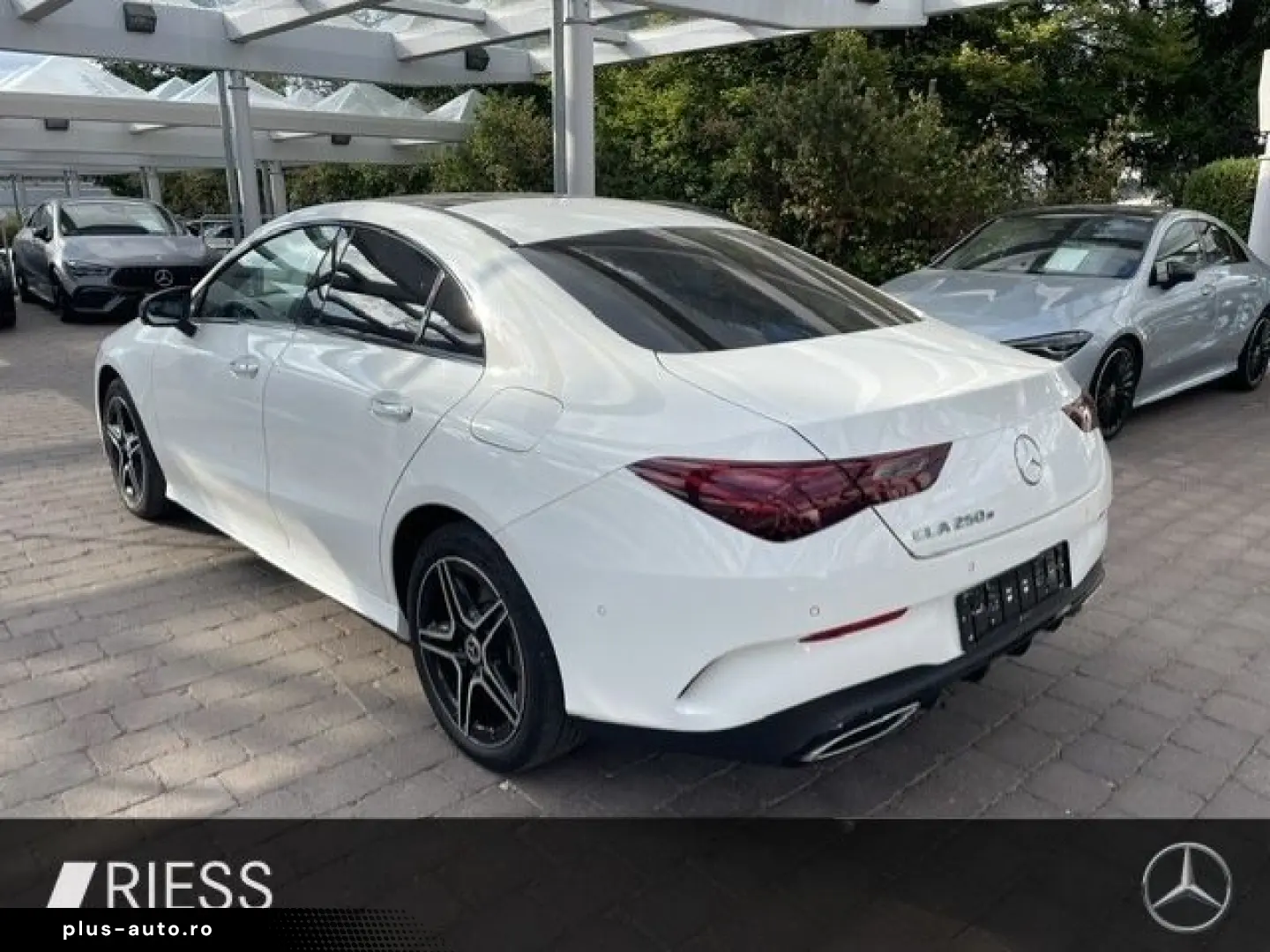 MERCEDES-BENZ CLA 250 e AMG Sport Night Distr Pano Burmester