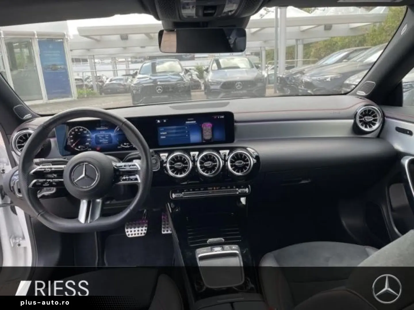 MERCEDES-BENZ CLA 250 e AMG Sport Night Distr Pano Burmester