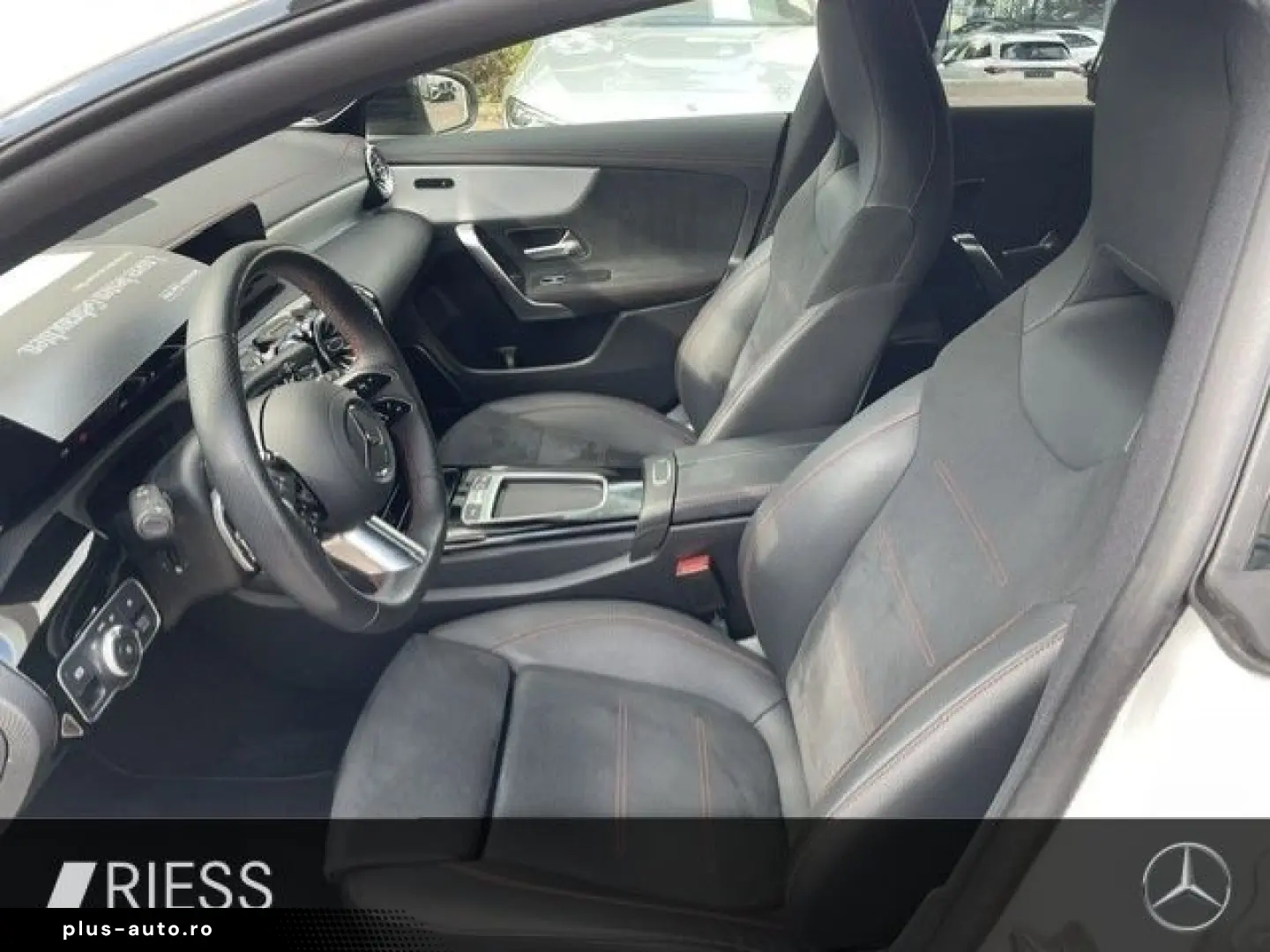 MERCEDES-BENZ CLA 250 e AMG Sport Night Distr Pano Burmester