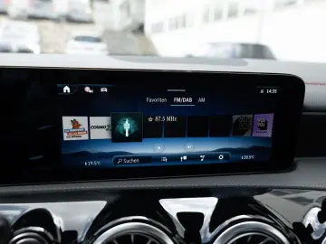 MERCEDES-BENZ CLA 250 e Coupé AMG-Sport MLB Pano HUD…