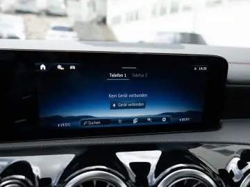 MERCEDES-BENZ CLA 250 e Coupé AMG-Sport MLB Pano HUD…